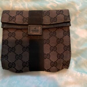 Small vintage  Gucci clutch  / purse